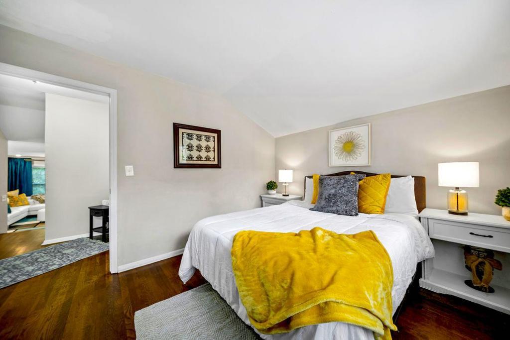 Goodkarma Rentals Refreshed Smyrna Home Near Battery Atl Half Mile To Interstate Atlanta Exterior photo